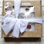 Zestaw świątecznych haftowanych zawieszek na choinkę -Mikołaj, Pani Mikołajowa, Pierniczek. - 