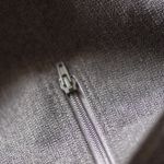 Duża szara torebka na ramię z kieszeniami - 