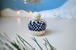 Ozdoba choinkowa, miniczapeczka, biało-granatowa