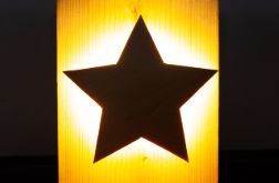 Drewniana lampa nocna, gwiazda