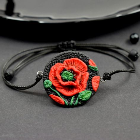 Sznurkowa bransoletka "czerwony mak"