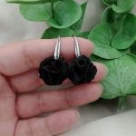 Małe krótkie czarne lekkie kolczyki kwiaty kwiatki  - kolczyki czarne kwiatki