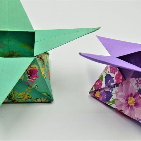Pudełko gwiazda origami fioletowe kwiaty łąka