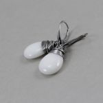 Biały jadeit i srebro - kolczyki - 