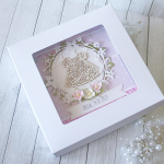 Kartka na chrzest w białym pudełku v.6 - koronka2v