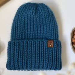 Wełniana czapka z wywinięciem - niebieska