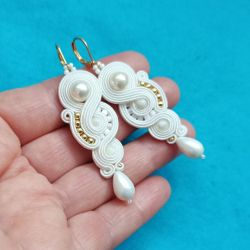 Kolczyki sutasz w kolorze Ivory i złota