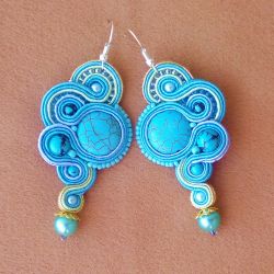 Z Howlitem turkusowym