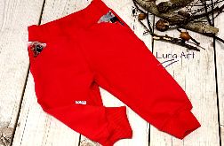 Spodnie z kieszeniami czerwone rr.140 i 146