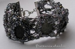 Freeform beading sea at night