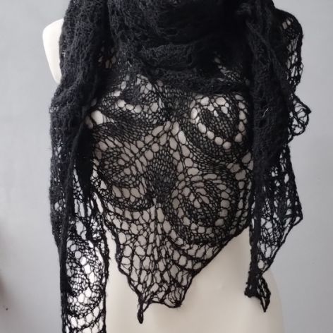 Chusta gail w czerni