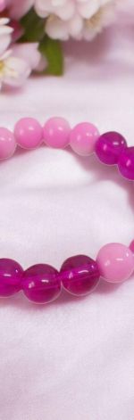 Bransoletka na gumce kwiatek fuksja