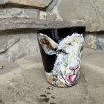 Czarny, porcelanowy kubek ręcznie malowany Redyk - 