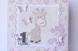 Kartka na roczek z żyrafą różowa