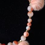 Naszyjnik - brzoskwiniowe puchatki - Brzoskwiniowe puchatki