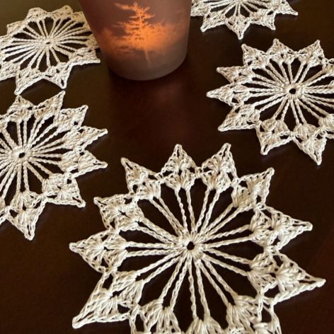 Gwiazdki - śnieżynki szydełkowe