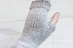 Cieniowane szare mitenki z wełną