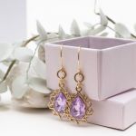 BŁYSZCZĄCE I ELEGANCKIE KOLCZYKI ARRABIANA PURPLE LIGHT. - 