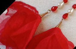 Klasyczne, czerwone, szyfonowe kolczyki