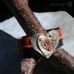 Serce na ręce - skóra i metal