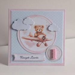 Personalizowana kartka na urodziny roczek miś w samolocie 