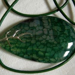 Zielony agat w srebrze, piękny wisior