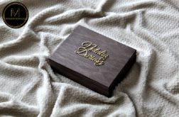 Drewniane pudełko na obrączki z imionami ślub