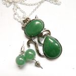 Awenturyn zielony, wisiorek z kotkiem i kolczyk, zestaw biżuterii - 