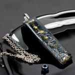 Prostokątny, kosmiczny wisiorek - - Galaktyczny Blask - modny wisiorek