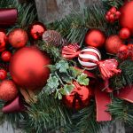 Wianek świąteczny sztuczny - cukiereczek