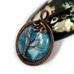 Miedziany amulet drzewko szczęścia z agatem - wisior wire wrapped z agatem