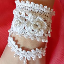 Biała bransoletka BOHO