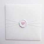 Kartka na Chrzest z aniołkiem-dziewczynką - KArtka na Chrzest w ozdobionej kopercie