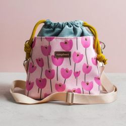 Zielona listonoszka z kominem z weluru w różowe tulipany – handmade, unikat