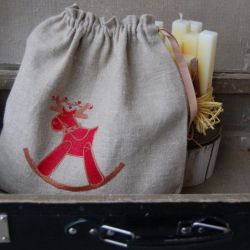 Świąteczny woreczek haftowany