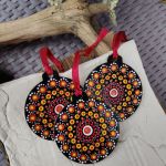 Komplet ręcznie malowanych bombek świątecznych - Mandala czerwona - 4