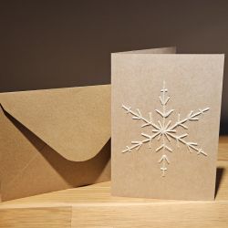 Kartka świąteczna - haftowana - śnieżynka ecru