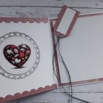 Kartka na walentynki z byczkiem, nietypowy napis - Wnętrze kartki i przód etykietki