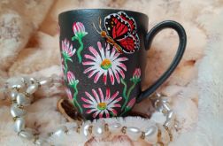 Ręcznie malowany epickie stokrotki i motyle kubek 400 ml.