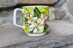 Porcelanowy kubek ręcznie malowany Kwitnąca jabłoń