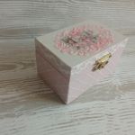 Pudełeczko z francuskimi różami - Handmade pudełeczko z reliefem