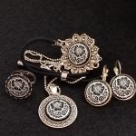 Grawerowany komplet biżuterii - Grawerowany komplet biżuterii