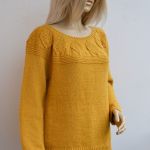 Sweterek w kolorze ochry - wełniany sweter