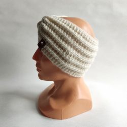 Opaska ręcznie robiona na drutach, kremowa.