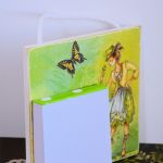 Deseczka na notatki - Dziewczyna z motylem - Dodatkowo zamocowano na desce karteczki, które można zapisywać i wyrywać w razie potrzeby.