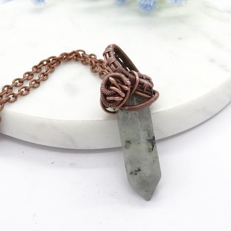Miedziany naszyjnik z labradorytem soplem