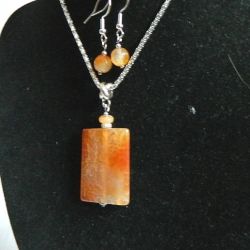 Pomarańczowy agat pajęczy, wisiorek i kolczyki, zestaw biżuterii