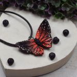 Wisiorek "czerwony motyl" - naszyjnik motyl