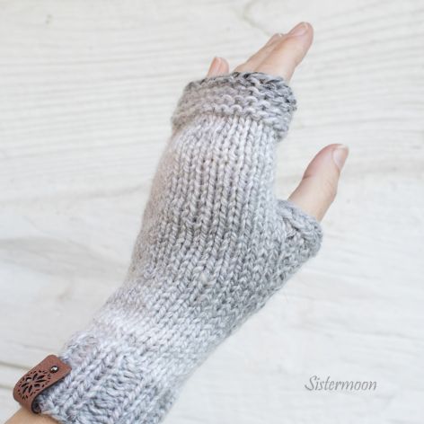 Cieniowane szare mitenki z wełną