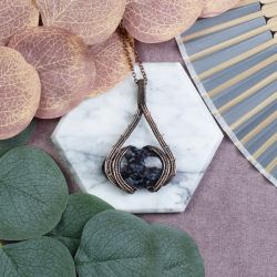 Miedziany wisiorek wire wrapping z jaspisem Garboo #528